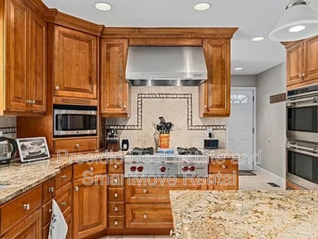 Building Photo - 10927 S Lostwood Dr