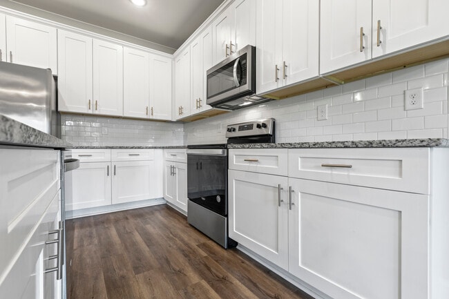 Building Photo - 1428 Gatewood Pl