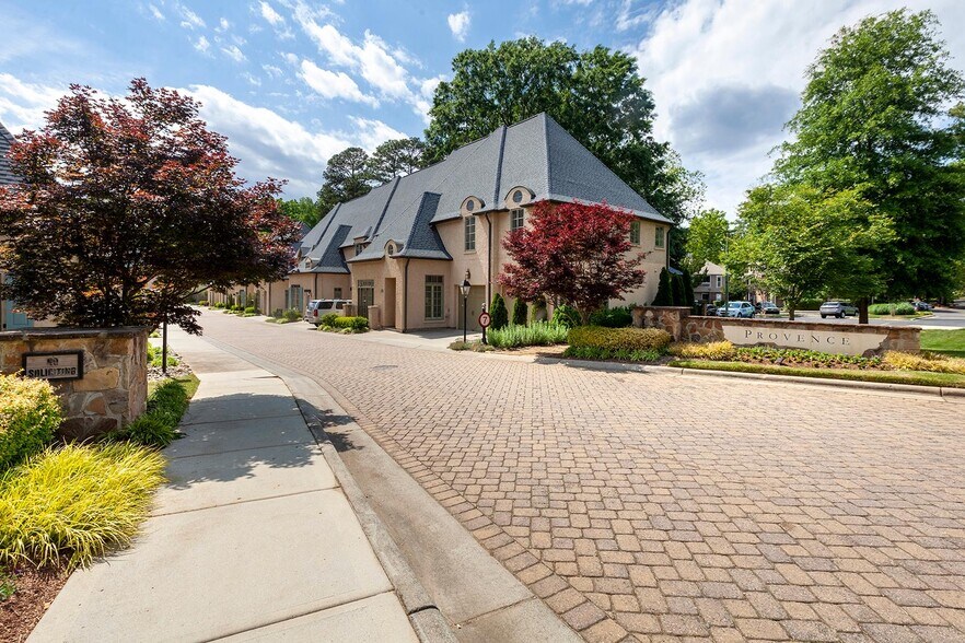 Building Photo - 8819 Provence Village Lane