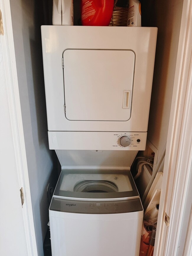 Building Photo - 314 4th St