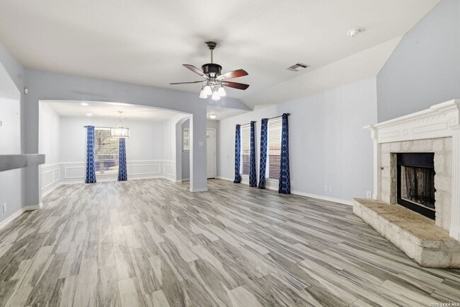 Building Photo - 414 Willow Grove Dr