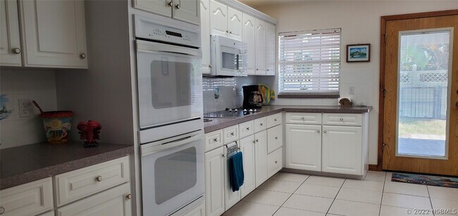 Building Photo - 239 Kirkland Rd