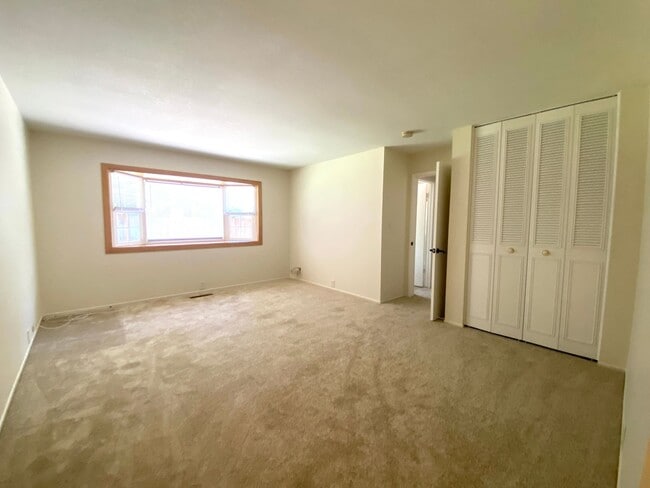 Building Photo - Pleasanton Single Story House 4 bed/2 bath, Downtown next to Amador Valley High! Great Location