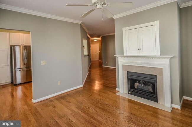 Building Photo - 4950 Brenman Park Dr