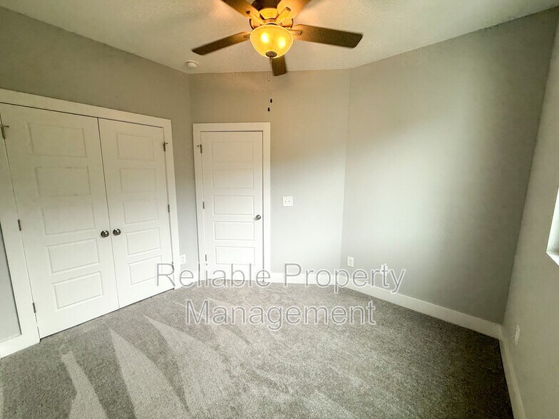 Building Photo - 37 N Laird Dr