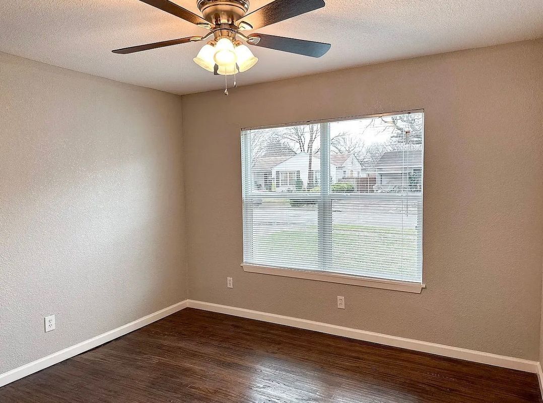 Building Photo - 211 Wanda Dr