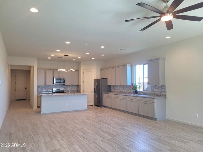 Building Photo - 21377 E Timberline Rd