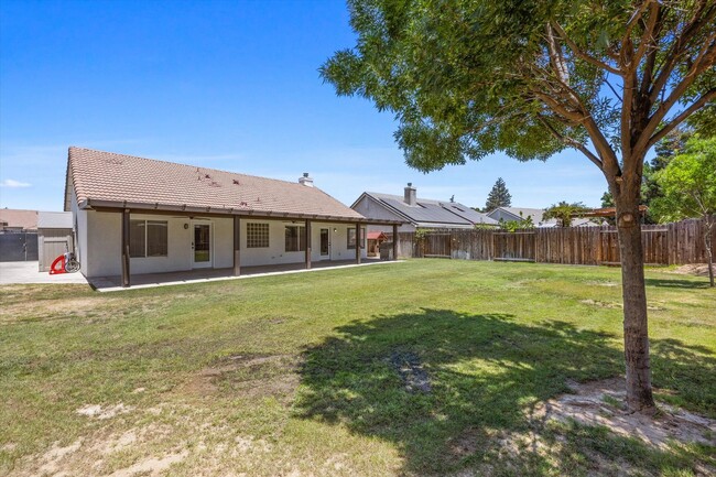 Building Photo - 10303 Roehampton Ave