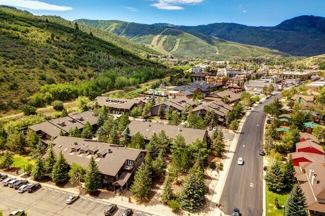Building Photo - 2235 Sidewinder Dr