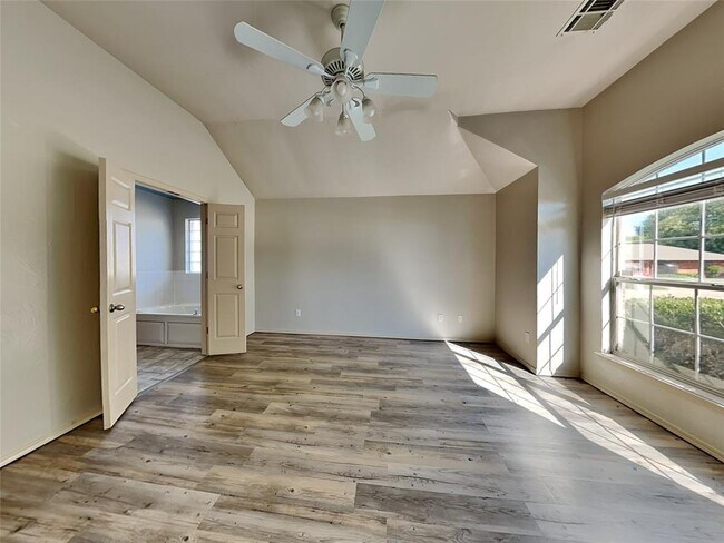 Building Photo - 10113 Carnie Cir