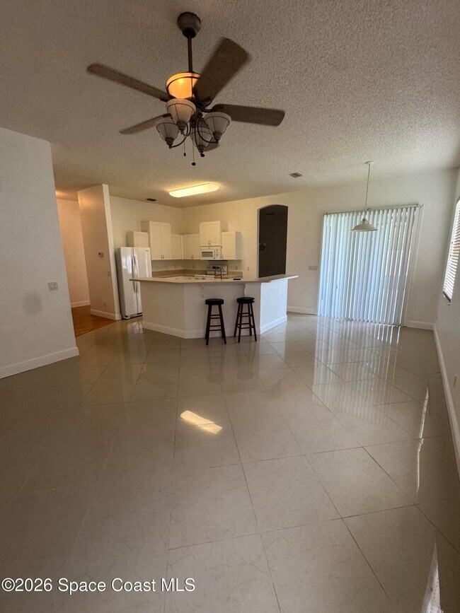 Building Photo - 3315 Casi Dr