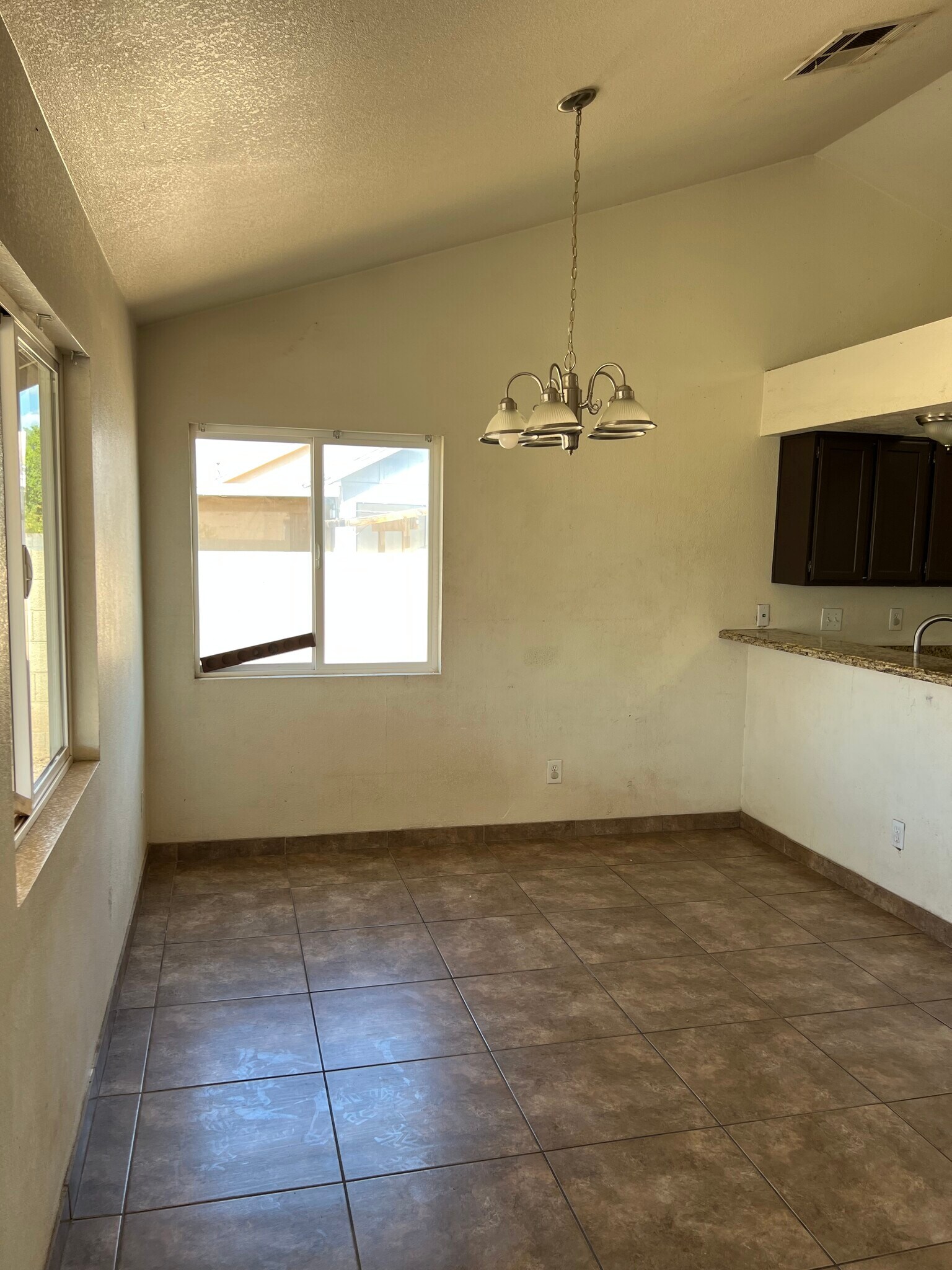 Dining room - 6534 N 71st Ave