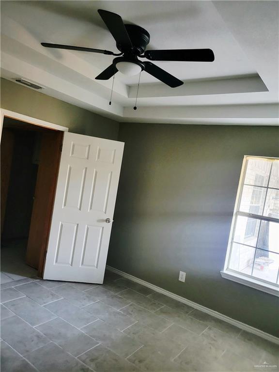 Building Photo - 16 Fairway Dr