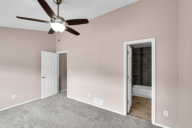 Building Photo - $2,050.00, 3 bed, 2.5 bath, located in Pal...
