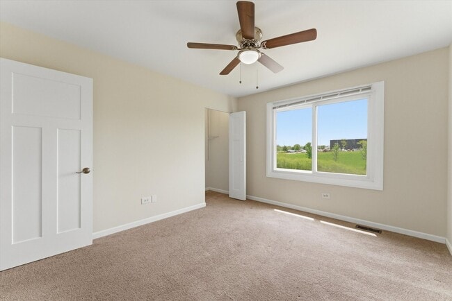 Building Photo - 15826 Farm Hill Dr