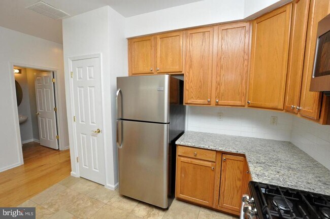 Building Photo - 328 Helen Dr