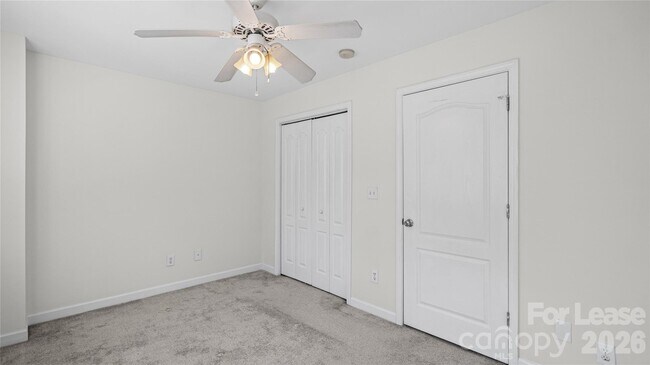 Building Photo - 1224 Green Oaks Ln
