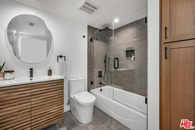 Building Photo - 616 W Ellis Ave