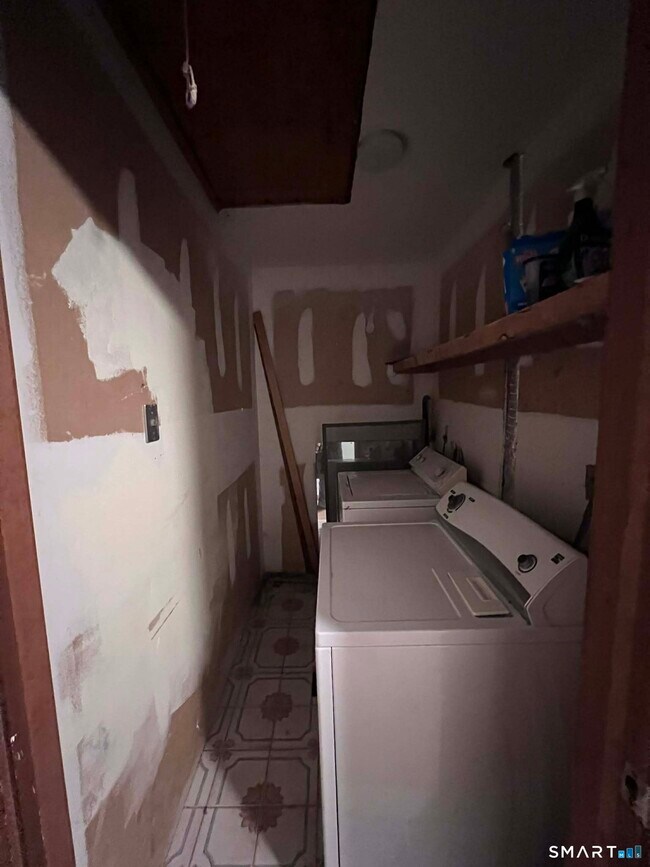 Building Photo - 250 Rte 66 E