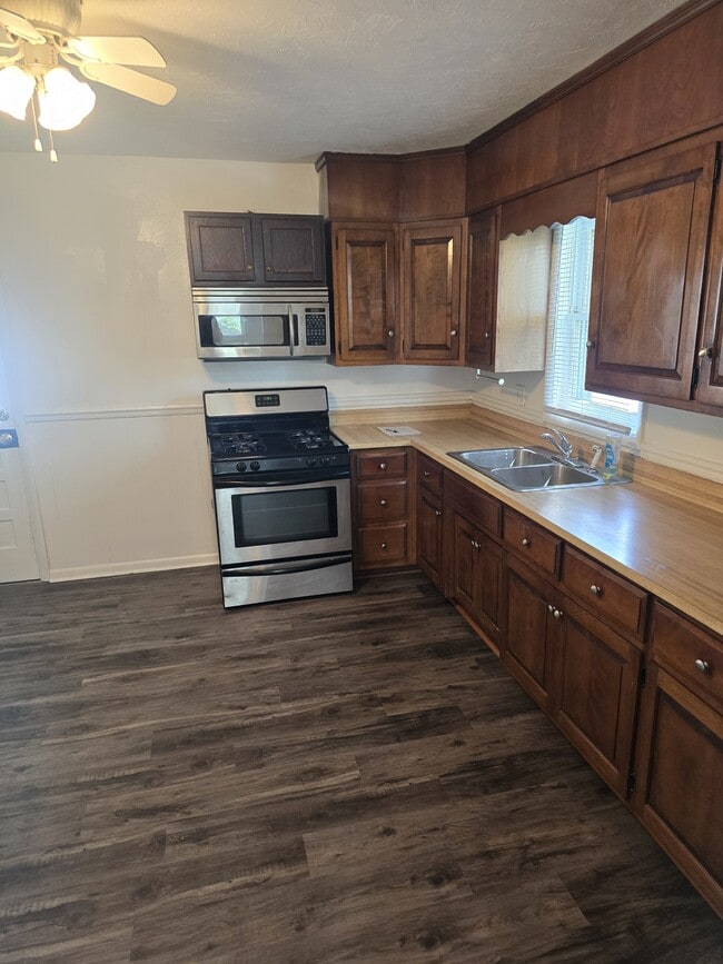 Building Photo - 3508 Forest Ter