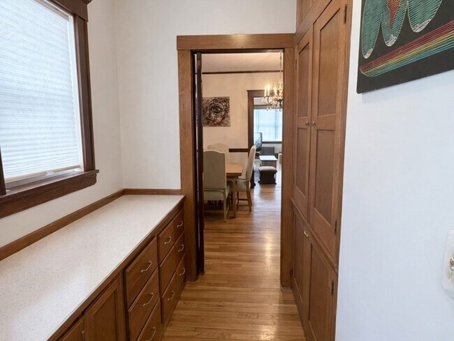 Building Photo - 875 Fellsway