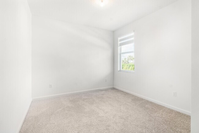 Building Photo - 10638 Hensley St