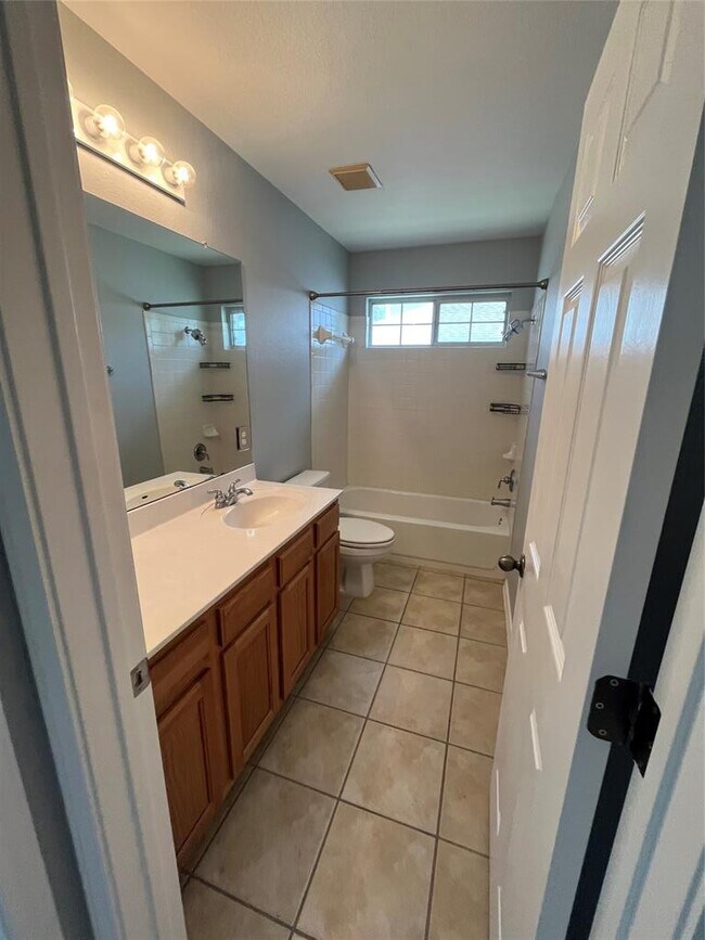 Building Photo - 14525 Ballimamore Dr