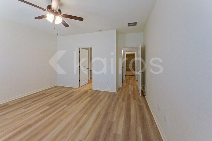 Building Photo - 204 Salvat Dr