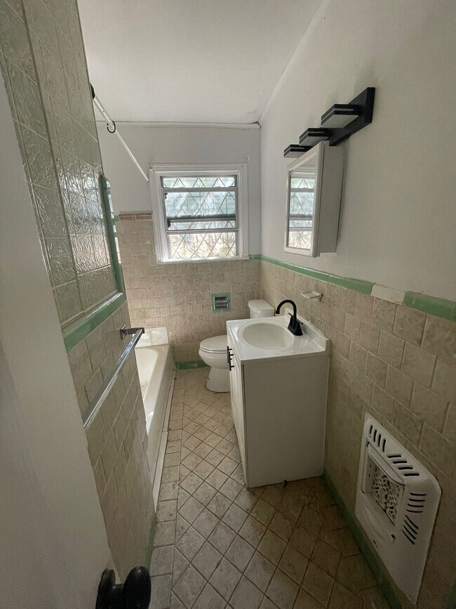 Building Photo - 7722 Darnay Dr