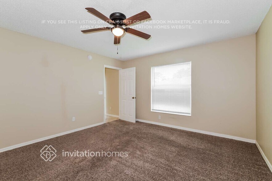 Building Photo - 1300 Navarre Dr