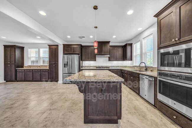 Building Photo - 3008 Lighthouse Ln