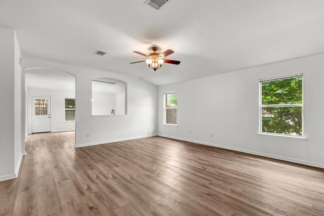 Building Photo - 609 Golden Gate Dr