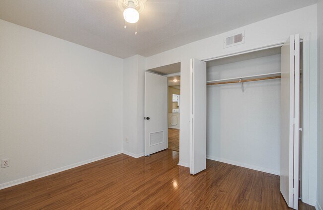 Building Photo - 5711 Sugar Hill Dr