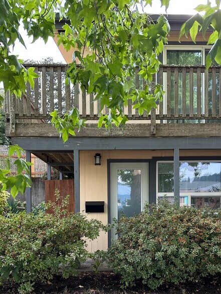 Building Photo - 1205 E 29th Pl