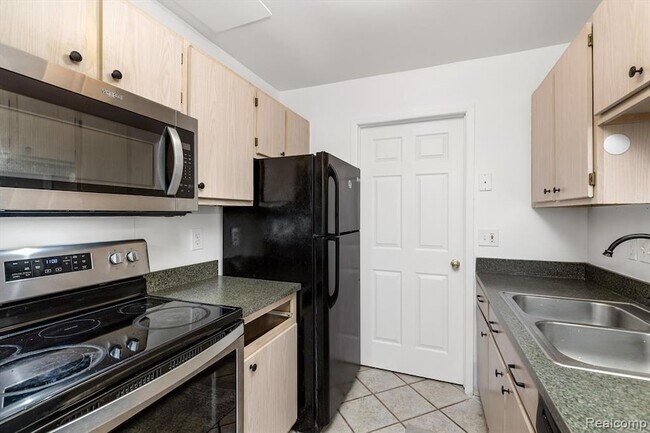 Building Photo - 22241 Atlantic Pointe