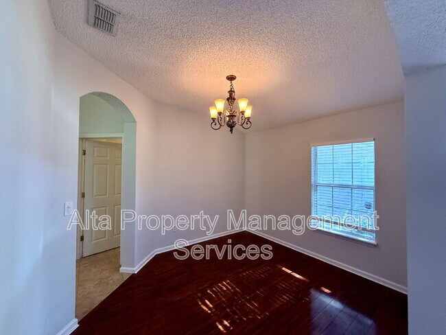 Building Photo - 2462 Coachman Lakes Dr