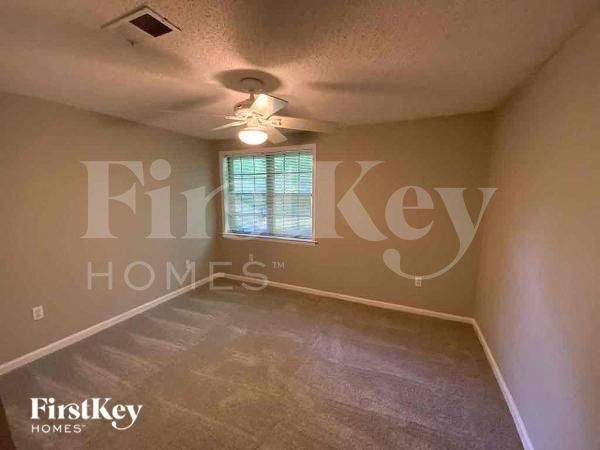 Building Photo - 5749 North St