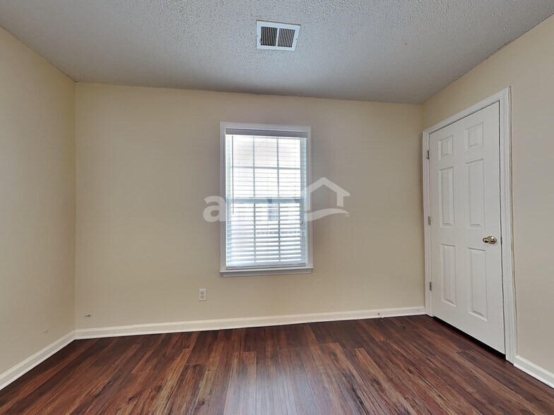 Building Photo - 7 Copperleaf Ct