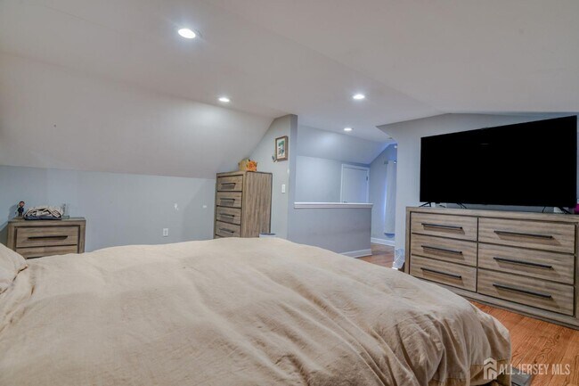 Building Photo - 186 Prigmore St