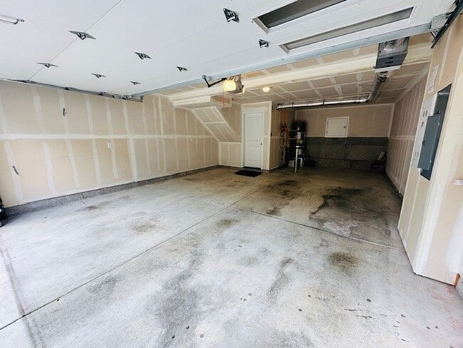 Building Photo - 3Bd/2.25Ba Seattle Townhouse