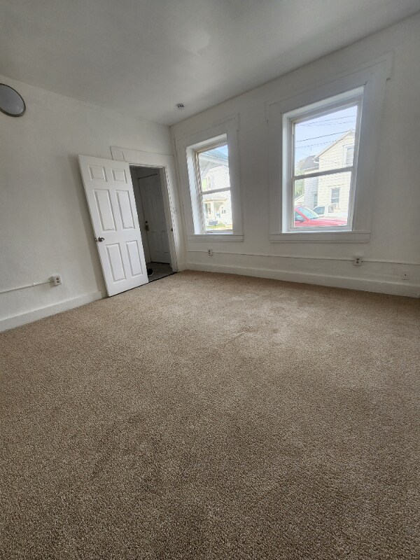 Building Photo - 518 New St