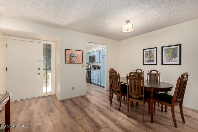 Building Photo - 4254 E La Cienega Dr