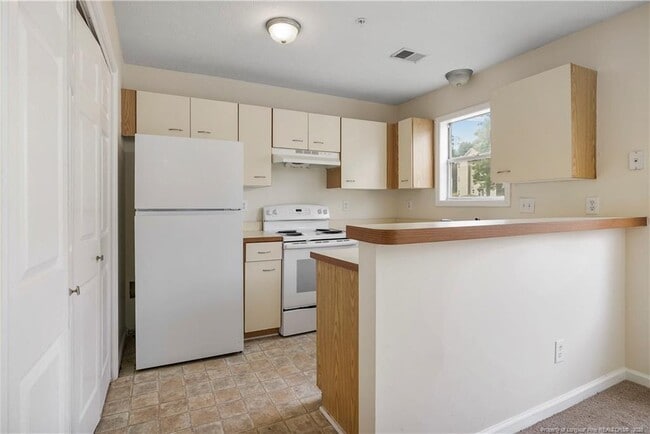 Building Photo - 6716 Willowbrook Dr