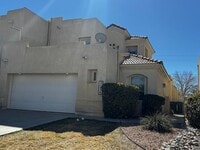 Building Photo - Beautiful townhome in a gated community.