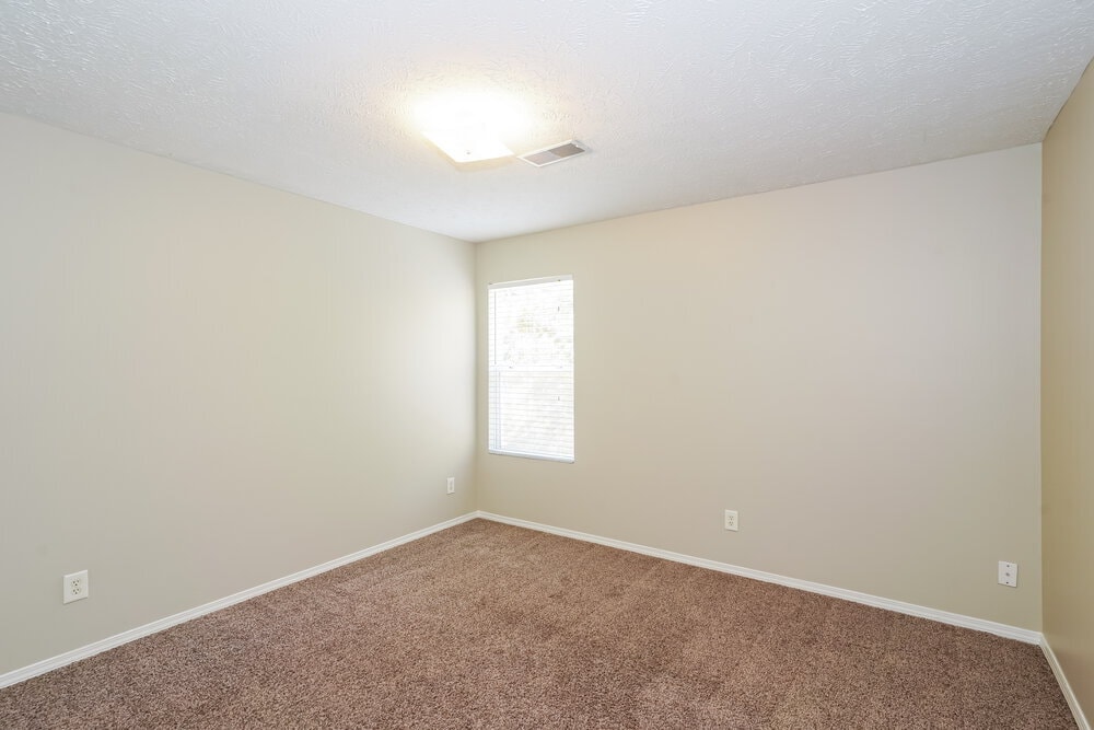 Building Photo - 2741 Sutherland Dr