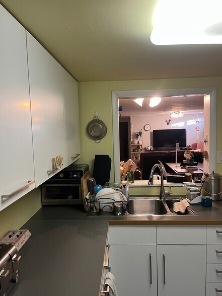 Building Photo - 470 S 39th St