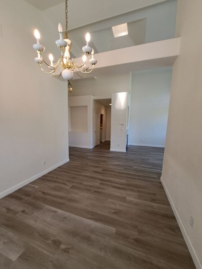 Building Photo - Comfortable Living in a Pet-Friendly Home ...