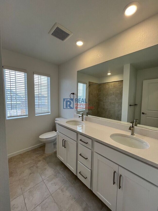 Building Photo - 16488 W 92nd Pl