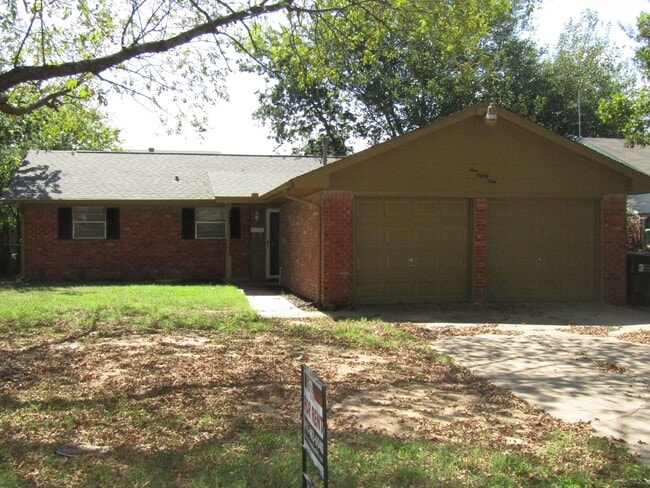 Primary Photo - 989 Barkley Cir