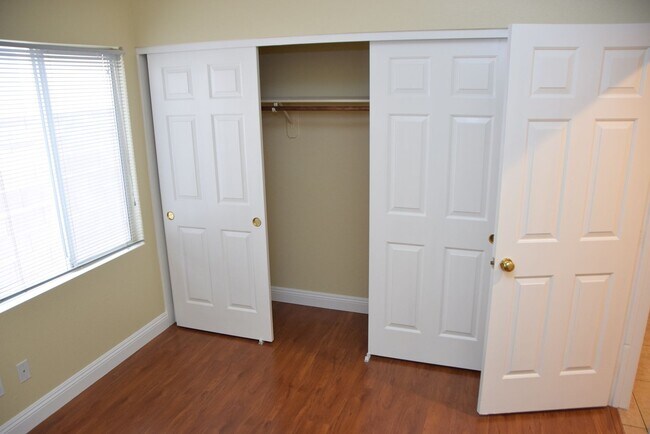 Building Photo - SPRING VALLEY 1 STORY HOME